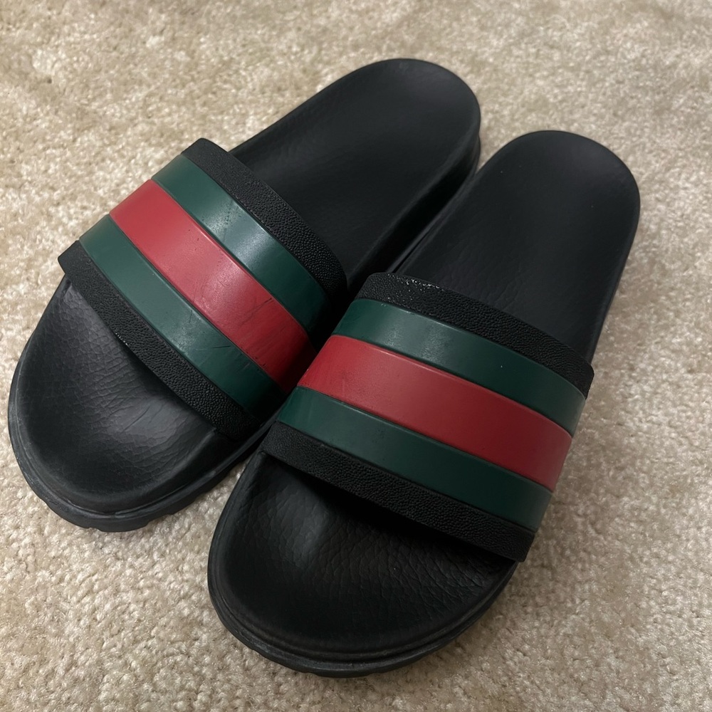 GUCCI MEN'S SLIDE SANDAL WITH WEB